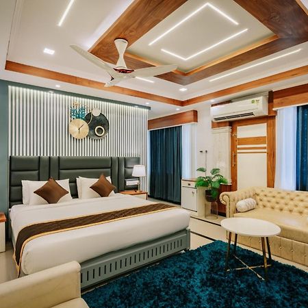 Excellency Airport Hotel Kochi 外观 照片