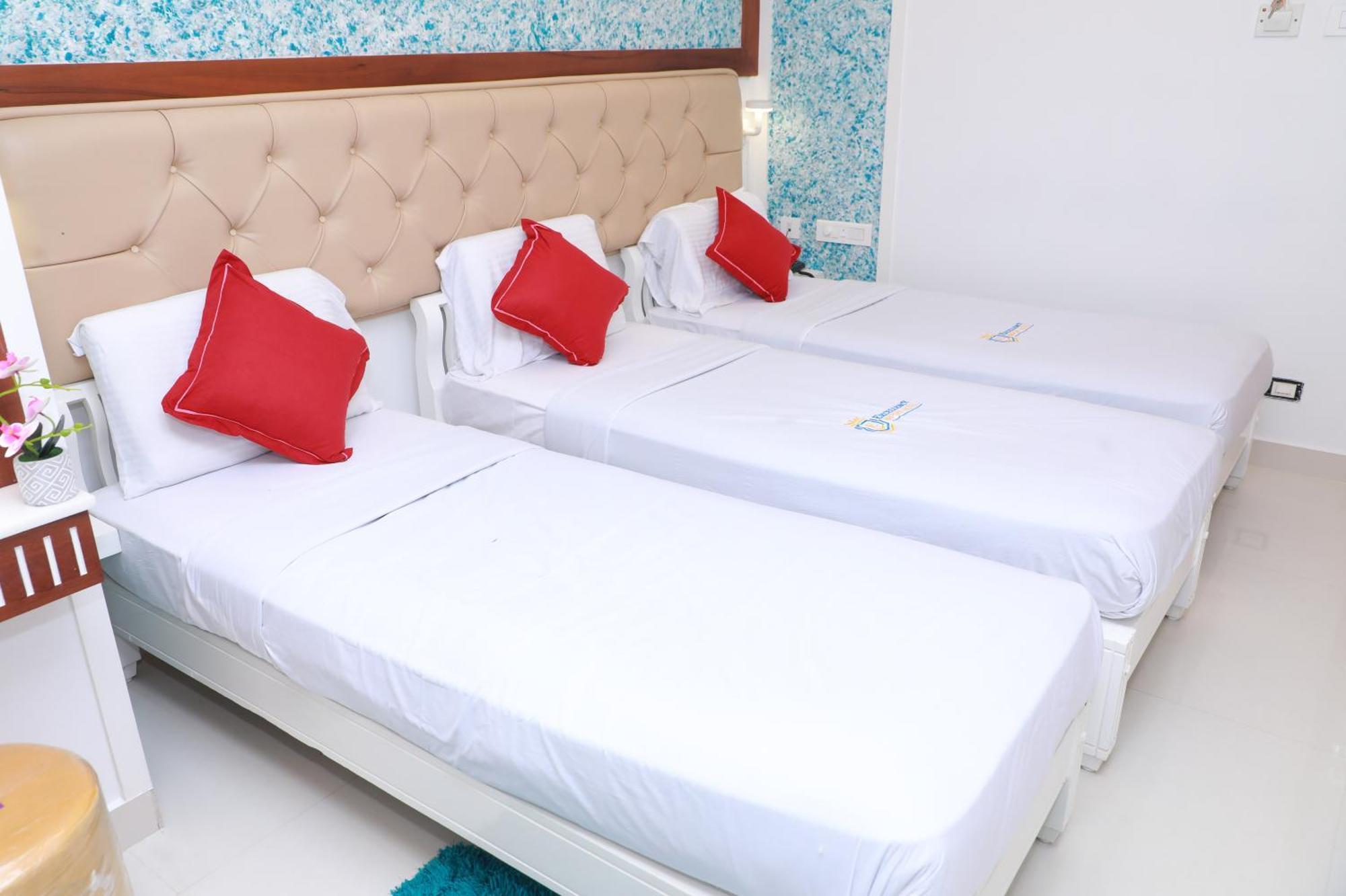 Excellency Airport Hotel Kochi 外观 照片