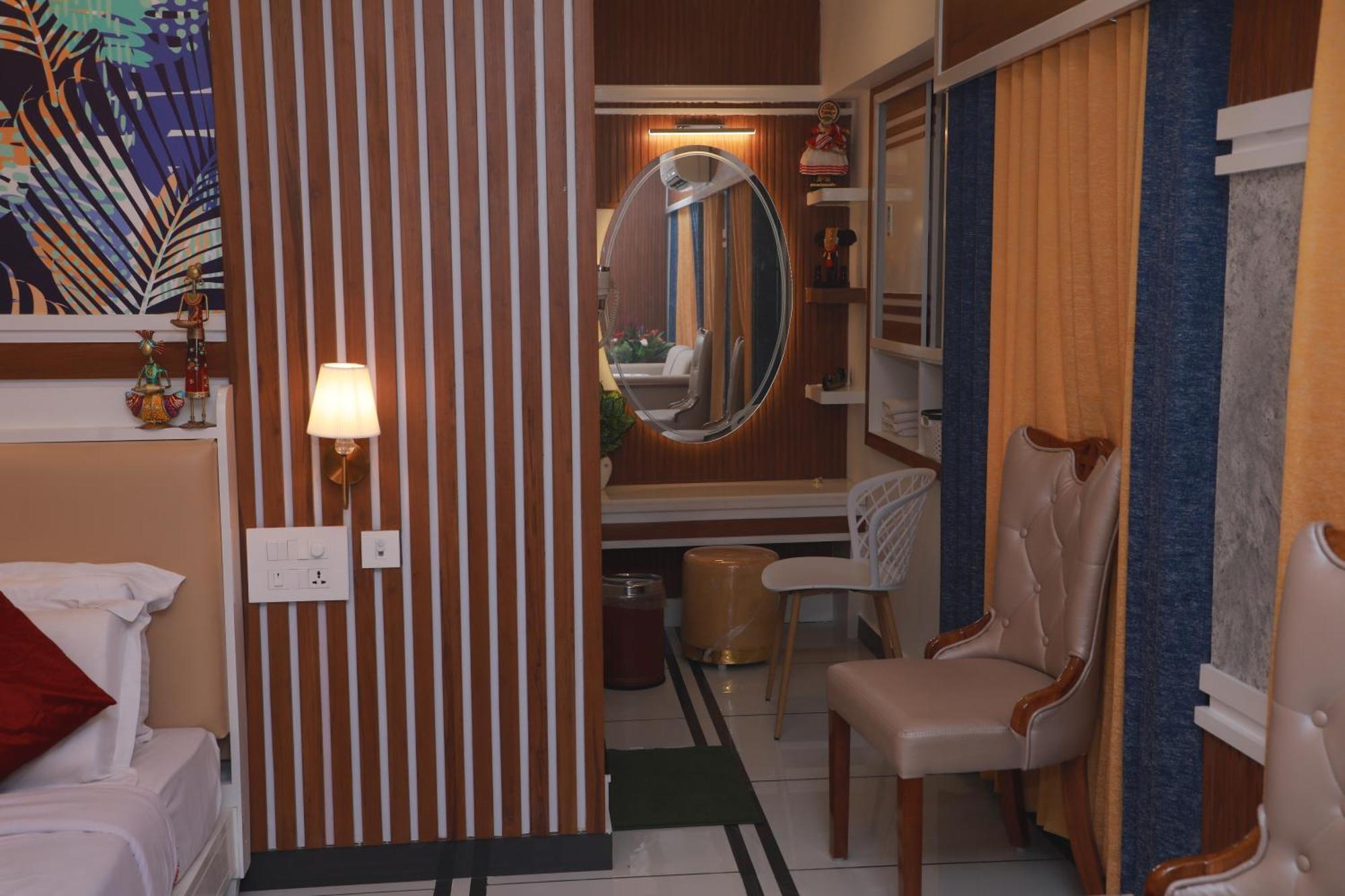 Excellency Airport Hotel Kochi 外观 照片